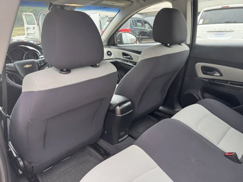 Used 2014 Chevrolet Cruze LS image 16