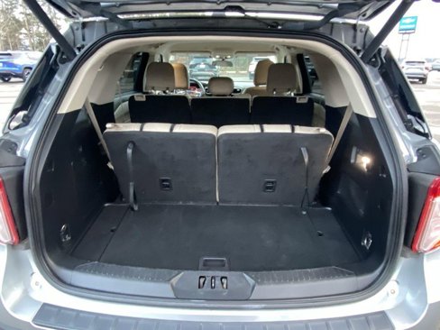 Used 2023 Ford Explorer XLT w/ Equipment Group 202A image 25
