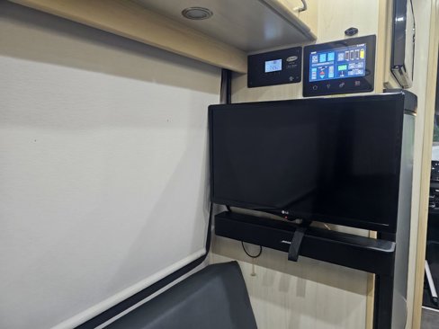 Used 2019 Mercedes-Benz Sprinter 2500 image 24