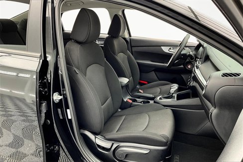 Used 2024 Kia Forte LXS image 7