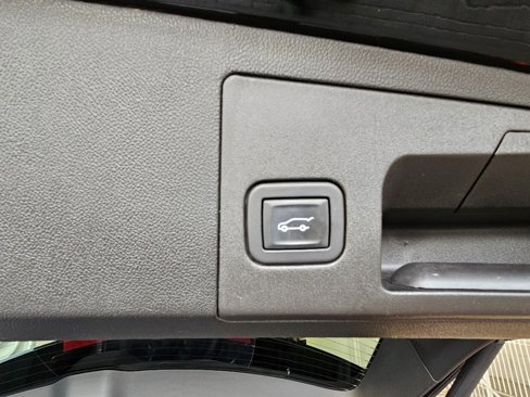 Used 2021 Cadillac XT5 Premium Luxury image 24