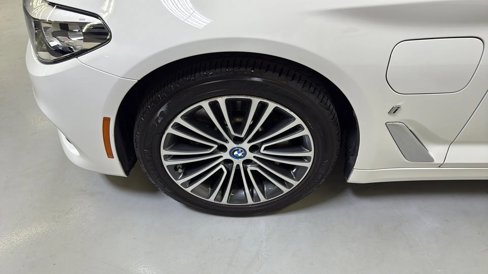 Used 2019 BMW 530e w/ Convenience Package image 29