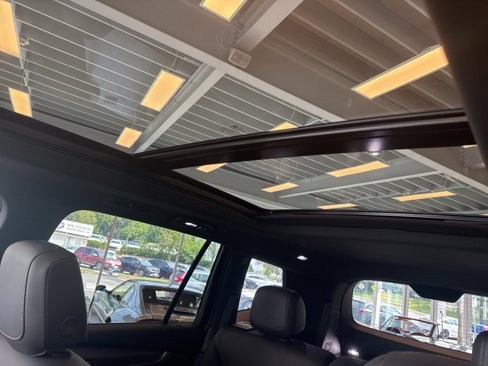 Used 2025 Cadillac XT6 Luxury image 38