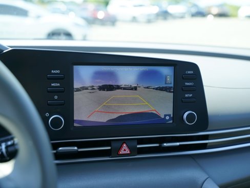 Used 2023 Hyundai Elantra SEL image 15