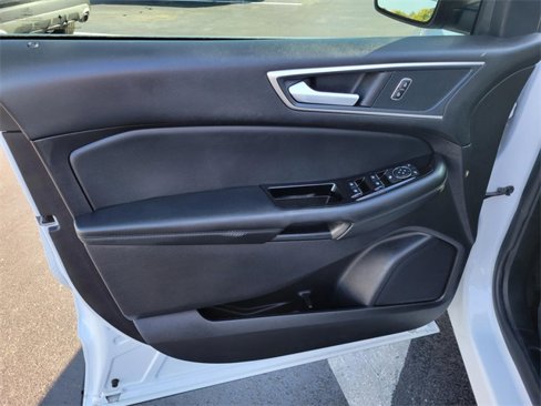 Used 2020 Ford Edge SEL w/ Cold Weather Package image 18