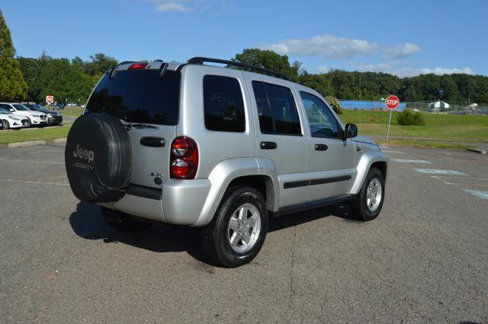 Used 2005 Jeep Liberty Renegade image 6