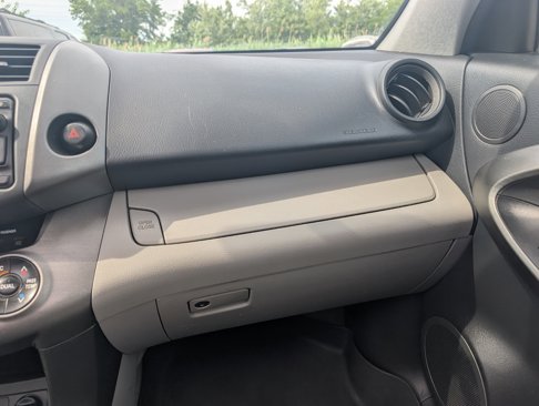Used 2012 Toyota RAV4 Limited image 17