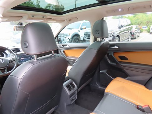 Used 2019 Volkswagen Tiguan SE image 31