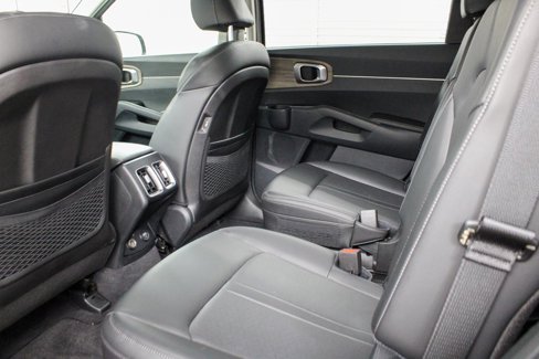 Used 2023 Kia Sorento EX w/ Panoramic Sunroof Package image 18
