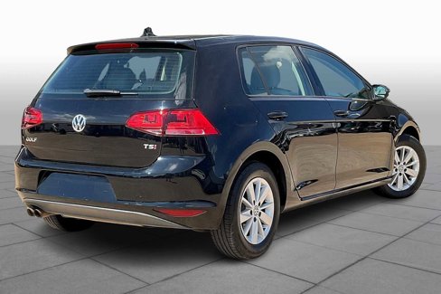 Used 2017 Volkswagen Golf S image 13