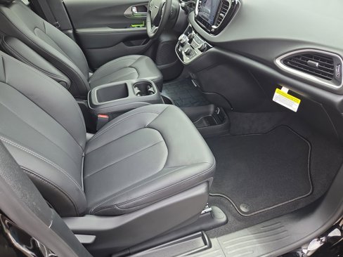 New 2026 Chrysler Voyager LX image 45