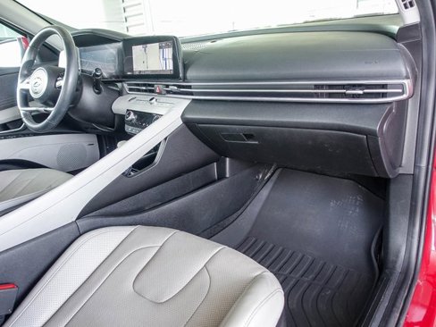 Used 2021 Hyundai Elantra Limited image 7