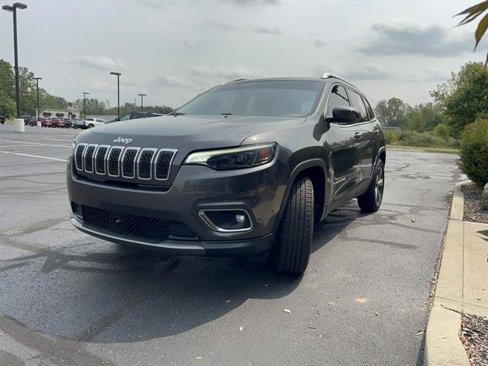 Used 2019 Jeep Cherokee Limited w/ Luxury Group image 3