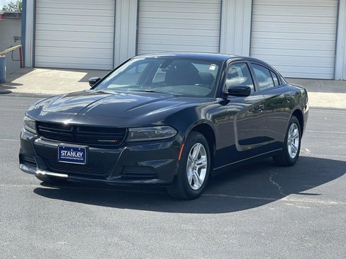 Used 2022 Dodge Charger SXT image 3