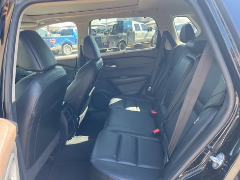 Used 2023 Nissan Rogue SV w/ SV Premium B Package image 12