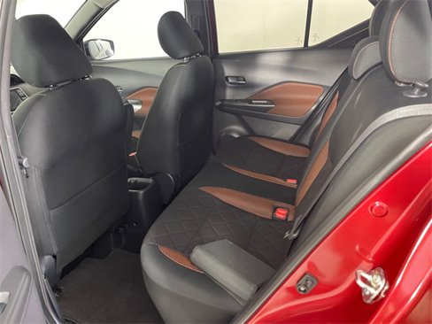 Used 2019 Nissan Kicks SR image 17
