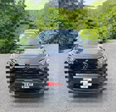 Used 2021 Toyota RAV4 XLE image 3