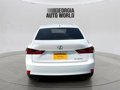 Used 2016 Lexus IS 200t image 4