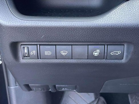 Certified 2020 Toyota RAV4 XLE image 18