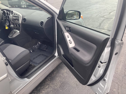 Used 2008 Pontiac Vibe w/ Sun And Sound Package image 24