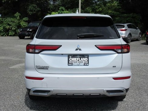 Used 2022 Mitsubishi Outlander SE image 5