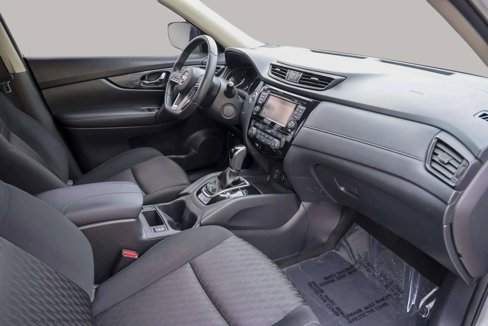 Used 2017 Nissan Rogue SV w/ SV Premium Package image 29
