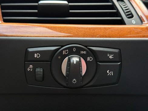 Used 2008 BMW 535xi Wagon image 22