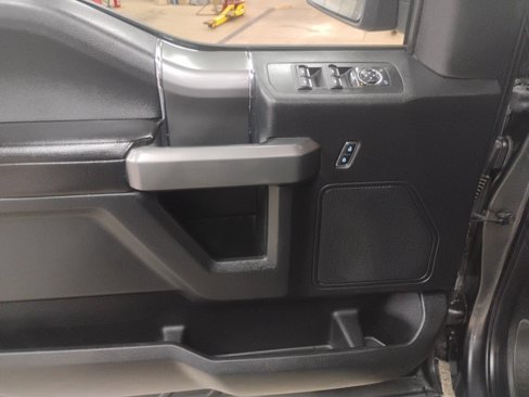 Used 2015 Ford F150 XLT w/ Equipment Group 301A Mid image 17