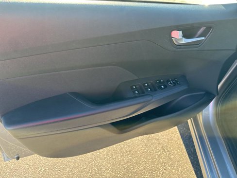 Used 2021 Hyundai Accent SE w/ Cargo Package image 14