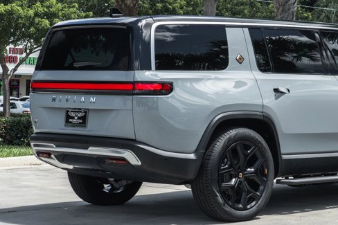 Used 2024 Rivian R1S Adventure image 7
