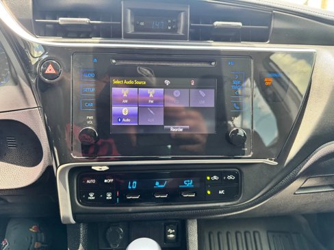 Used 2019 Toyota Corolla LE image 11