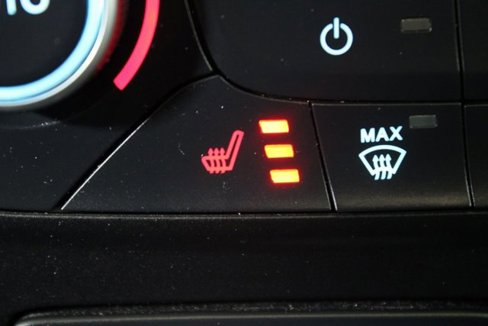 Certified 2018 Ford Escape SE image 3