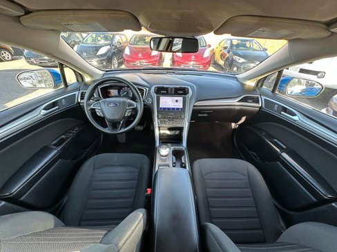 Used 2020 Ford Fusion SE image 27
