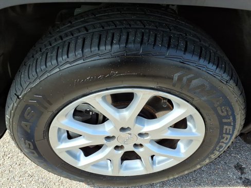 Used 2015 Jeep Cherokee Latitude image 17