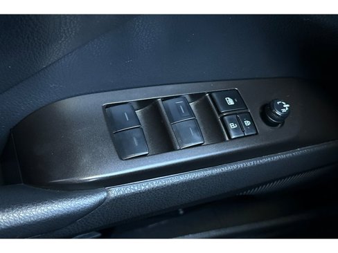 Used 2023 Toyota Camry SE image 12