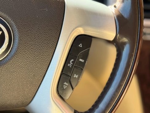 Used 2012 Cadillac Escalade ESV Luxury image 25