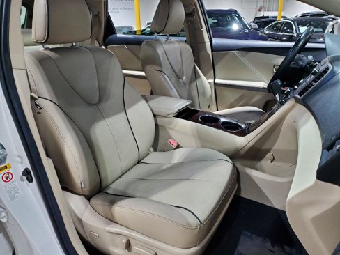 Used 2015 Toyota Venza XLE image 13