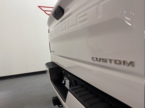 Used 2021 Chevrolet Silverado 1500 Custom w/ Safety Confidence Package image 11