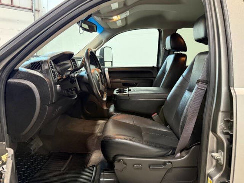 Used 2013 Chevrolet Silverado 2500 LT w/ Interior Plus Package image 9