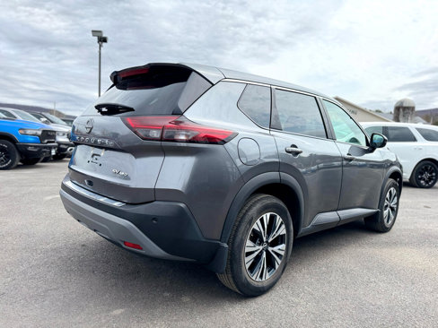 Used 2022 Nissan Rogue SV image 5