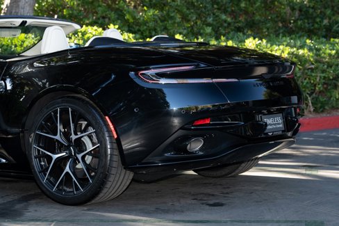 Used 2025 Aston Martin DB12 Convertible image 12