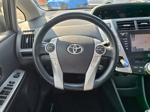 Used 2013 Toyota Prius V image 23