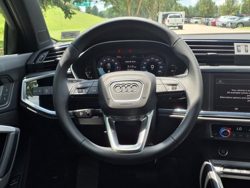 New 2025 Audi Q3 2.0T Premium image 11