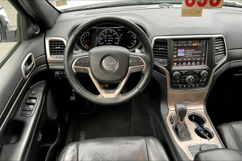 Used 2017 Jeep Grand Cherokee Limited w/ Luxury Group II image 5