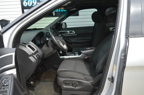 Used 2013 Ford Explorer XLT image 10