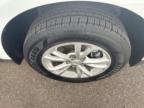 Used 2017 Chevrolet Equinox LT w/ Convenience Package image 10