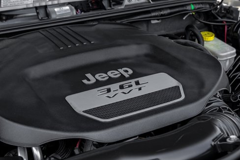 Used 2013 Jeep Wrangler Sahara w/ Dual Top Group image 39