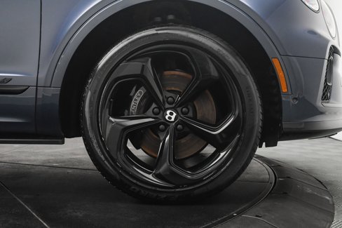 Used 2022 Bentley Bentayga image 34