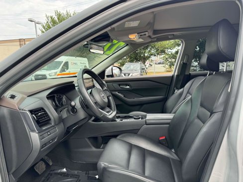 Used 2022 Nissan Rogue SV w/ SV Premium Package image 30