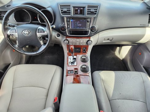 Used 2013 Toyota Highlander Limited image 18
